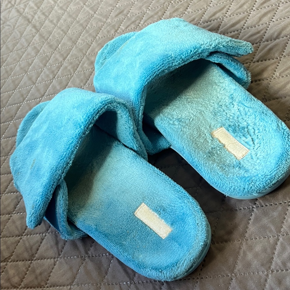 Vionic Dreamy Blue Slippers - Picture 10 of 11
